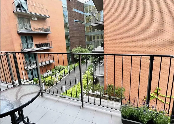 Cozy Railway Station Apartmán